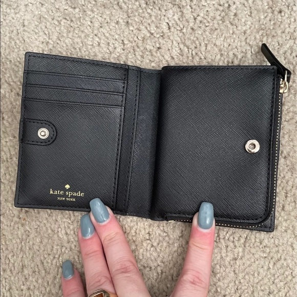 Like new Kate spade wallet - Picture 4 of 7
